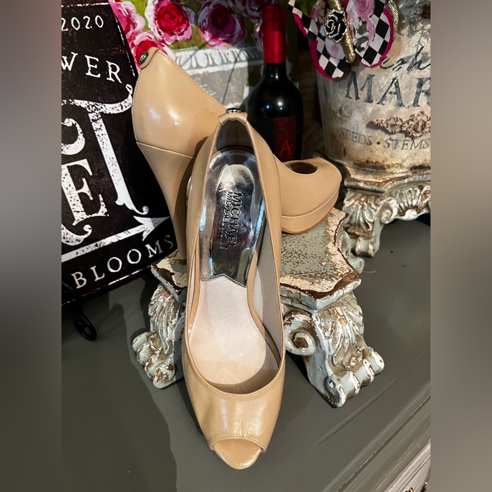 Michael Kors open toe heel  Excellent condition only worn a couple of times